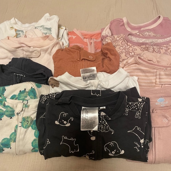 6-9 month girls footed pajama lot - Picture 1 of 7